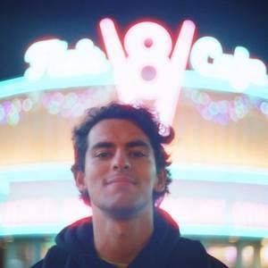 Meet your Posher, Diego